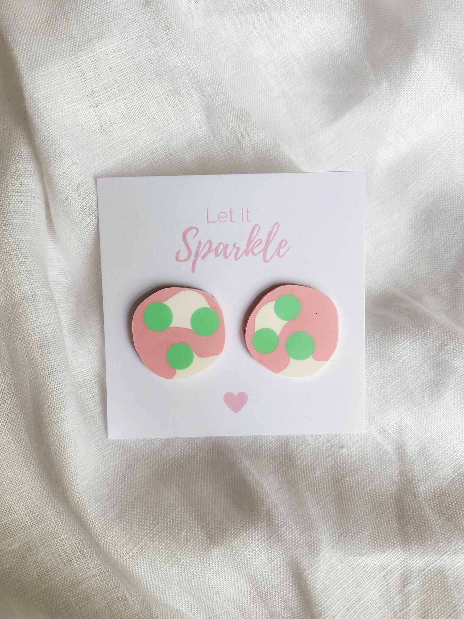 Resin Big Pebble Studs - Marshmallow