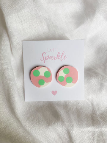 Resin Big Pebble Studs - Marshmallow