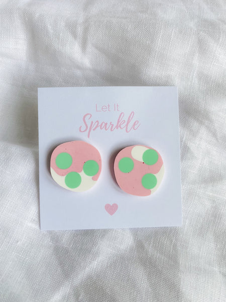 Resin Big Pebble Studs - Marshmallow