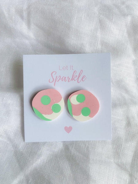 Resin Big Pebble Studs - Marshmallow
